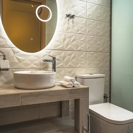 Andy's & Hari's Elegant Town Studios, By Zantewize Apartment Zakynthos Town