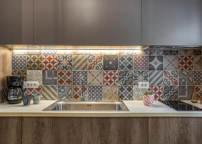 Apartamento Andy's & Hari's Elegant Town Studios, By Zantewize *