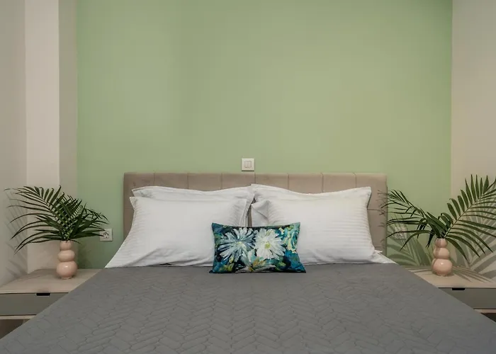 Andy's & Hari's Elegant Town Studios, By Zantewize Apartamento