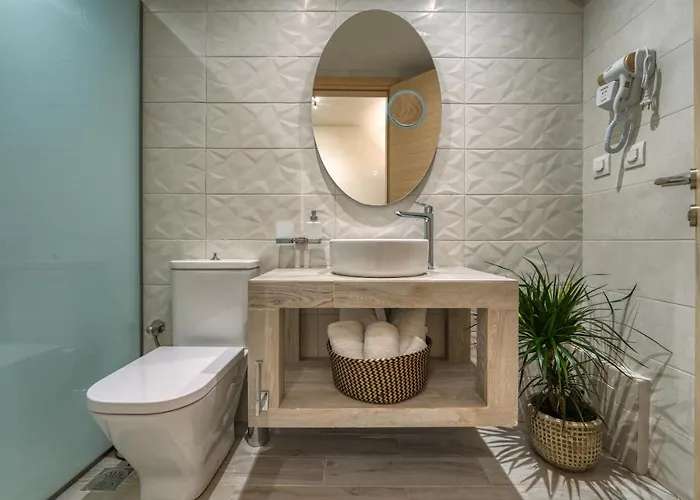 Andy's & Hari's Elegant Town Studios, By Zantewize Apartamento *